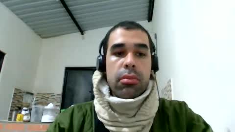Snapshot of andersonbenitez77 chatting on June 1, 9:00 am SoyRickMano online show from June 1, 9:00 am