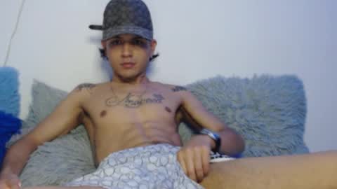 Snapshot of andersonz98 chatting on October 2, 4:41 am andersonZ98 online show from October 2, 4:41 am