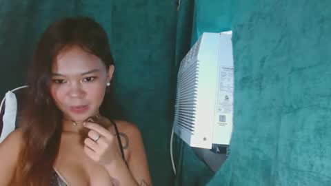 andiaprecious_ online show from April 8, 5:29 am