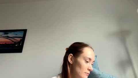 Snapshot of andrafendt chatting on November 7, 6:57 am Viola online show from November 7, 6:57 am