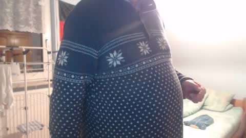 Snapshot of andre124231 chatting on December 26, 4:47 pm Andre online show from December 26, 4:47 pm