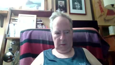 Snapshot of andre6045 chatting on November 1, 8:33 pm andre6045 online show from November 1, 8:33 pm