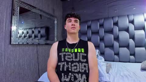 Snapshot of andre_parker chatting on January 22, 1:42 am Andre Parker online show from January 22, 1:42 am