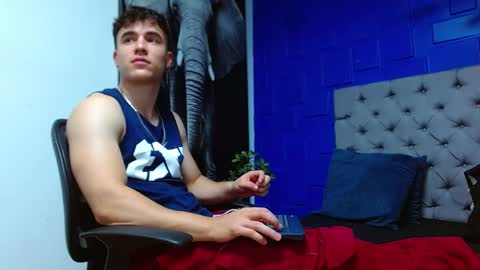 Snapshot of andre_parker chatting on March 3, 11:46 pm Andre Parker online show from March 3, 11:46 pm