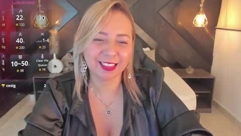 Snapshot of andre_soto_ chatting on July 26, 1:36 am A N D R E online show from July 26, 1:36 am
