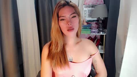 andrea06121998 online show from February 14, 11:56 pm