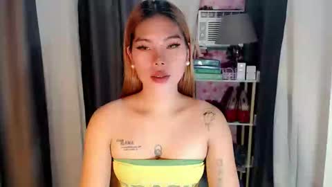 andrea06121998 online show from April 6, 12:39 pm