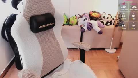 Snapshot of andrea_bonnie chatting on February 28, 9:27 pm andrea_bonnie online show from February 28, 9:27 pm