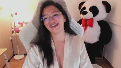 Snapshot of andrea_bonnie chatting on March 21, 12:15 am andrea_bonnie online show from March 21, 12:15 am