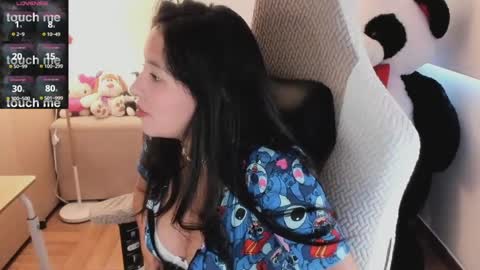 Snapshot of andrea_bonnie chatting on April 1, 10:51 pm andrea_bonnie online show from April 1, 10:51 pm