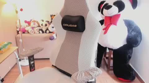 Snapshot of andrea_bonnie chatting on April 13, 12:54 pm andrea_bonnie online show from April 13, 12:54 pm