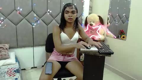 Andrea Castt online show from March 17, 8:01 pm