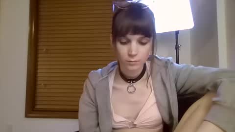 andrea online show from December 2, 3:04 am