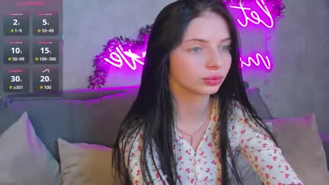 Snapshot of andrea_devis chatting on January 12, 12:49 am Eva online show from January 12, 12:49 am