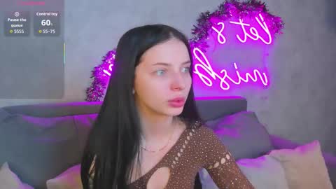 Snapshot of andrea_devis chatting on January 13, 12:05 am Eva online show from January 13, 12:05 am