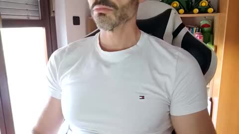 andrea_feetlover online show from May 9, 2:33 pm