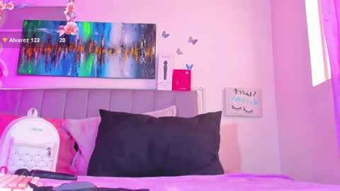 Andrea  online show from March 4, 3:18 pm