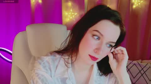 Andrea Ashton online show from December 16, 5:00 pm