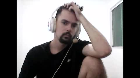 Snapshot of andrecrazybrasil chatting on March 12, 2:30 am andrecrazybrasil online show from March 12, 2:30 am