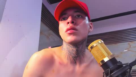 andrees_s online show from November 25, 7:25 pm