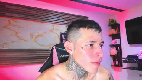 andrees_s online show from March 15, 1:28 pm