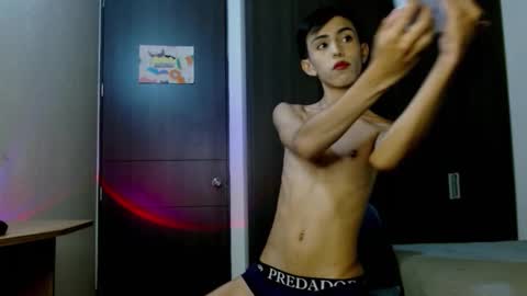 Snapshot of andreew_santana chatting on October 15, 1:28 am Andrew online show from October 15, 1:28 am