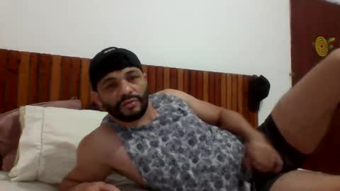 Snapshot of andreloko123 chatting on December 10, 1:32 am andreloko123 online show from December 10, 1:32 am