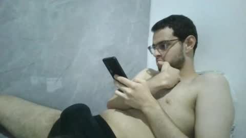 andres129494 online show from May 2, 8:03 pm