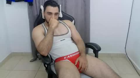 Snapshot of andres180950734 chatting on May 8, 12:32 pm andres180950734 online show from May 8, 12:32 pm