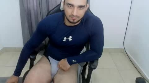 Snapshot of andres180950734 chatting on May 9, 1:05 pm andres180950734 online show from May 9, 1:05 pm