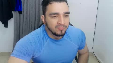 Snapshot of andres180950734 chatting on May 11, 11:27 am andres180950734 online show from May 11, 11:27 am
