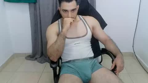 Snapshot of andres180950734 chatting on May 25, 11:27 am andres180950734 online show from May 25, 11:27 am