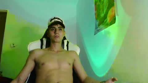 Snapshot of andres_2977 chatting on July 30, 7:57 pm Andres 2977 online show from July 30, 7:57 pm