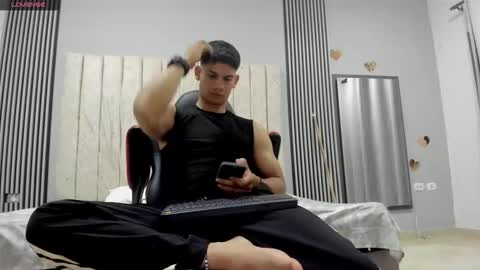 andres_stud online show from February 14, 4:42 am