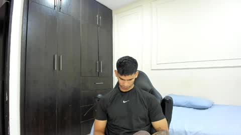 Snapshot of andres_stud chatting on April 26, 5:27 am andres_stud online show from April 26, 5:27 am