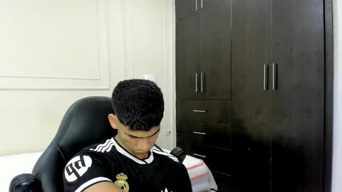 Snapshot of andres_stud chatting on May 7, 4:07 am andres_stud online show from May 7, 4:07 am