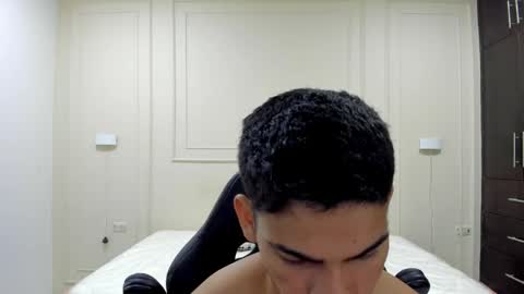 Snapshot of andres_stud chatting on May 27, 4:20 am andres_stud online show from May 27, 4:20 am