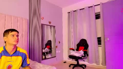 Snapshot of andres_stud chatting on June 24, 5:28 am andres_stud online show from June 24, 5:28 am