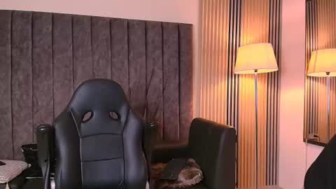 Snapshot of andres_stud chatting on July 7, 4:04 am andres_stud online show from July 7, 4:04 am