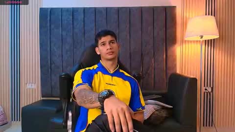 Snapshot of andres_stud chatting on July 8, 3:44 am andres_stud online show from July 8, 3:44 am
