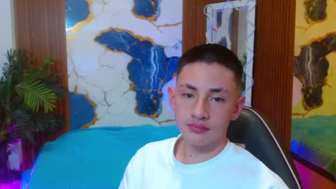 Snapshot of andres_tay chatting on April 17, 2:25 am andres_tay online show from April 17, 2:25 am