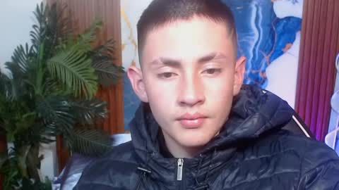 Snapshot of andres_tay chatting on April 27, 2:42 am andres_tay online show from April 27, 2:42 am