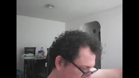 andresfloga online show from November 9, 5:55 pm