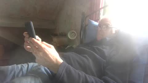 Snapshot of andrew160258 chatting on April 3, 12:36 pm Andrew online show from April 3, 12:36 pm