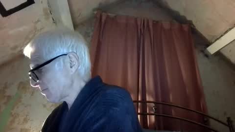 Snapshot of andrew160258 chatting on April 5, 11:57 pm Andrew online show from April 5, 11:57 pm