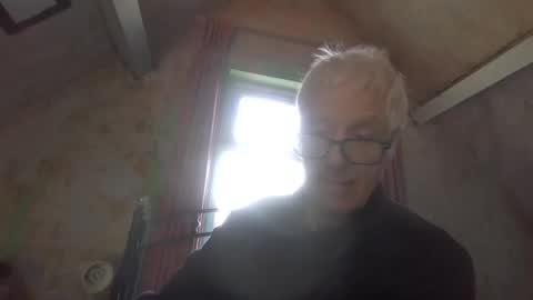 Snapshot of andrew160258 chatting on April 11, 11:47 am Andrew online show from April 11, 11:47 am