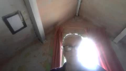 Snapshot of andrew160258 chatting on April 19, 12:04 pm Andrew online show from April 19, 12:04 pm