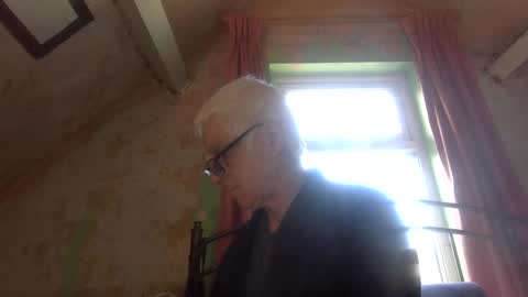 Snapshot of andrew160258 chatting on April 21, 11:49 am Andrew online show from April 21, 11:49 am