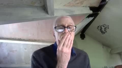 Snapshot of andrew160258 chatting on May 8, 4:01 pm Andrew online show from May 8, 4:01 pm