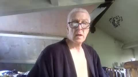 Snapshot of andrew160258 chatting on May 12, 11:51 am Andrew online show from May 12, 11:51 am